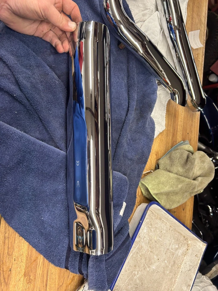 Harley-Davidson Touring 2017-25 escape cromado escudo térmico 65400178 Foto 1 de 1