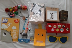GIRL HELLO KITTY BOX BALLS GLASSES BOOK NEEDLE DOG HAT STITCH&STORY KNITTING KIT - Picture 1 of 11