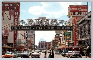 Virginia Street, Arch, Reno, Nevada, Vintage Chrome Postcard, Old Cars - Picture 1 of 2