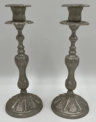 "Juego de 2 candelabros tallados de metal tono plata ornamentado de 12"" India" Foto 1 de 4