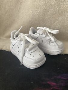 Toddler Nike Air Force 1 â€˜06 Low Shoes â€˜Triple Whiteâ€™ 314194 117 - Size 2C