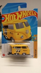 HOT WHEELS 2023 SURF'S UP 2/5 - KOOL KOMBI YELLOW MOON EYES - Picture 1 of 4