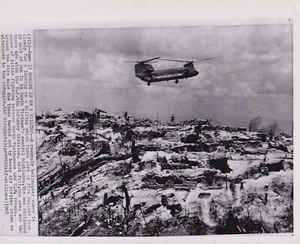 WILLIAMS: Helicopter FIRE SUPPORT BASE * VIETNAM WAR * VINTAGE 1968 press photo - Picture 1 of 2