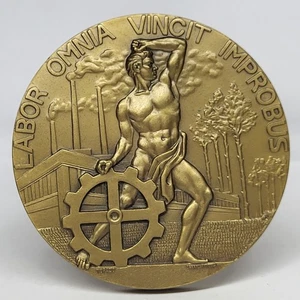 ART Nude Strong Man Labor Omnia Vincit Improbus CASTANHEIRA DE PERA Bronze Medal - Picture 1 of 8