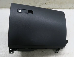 Compartimento guantera tablero derecho Mercedes GLB250 2020-2025 OEM - Imagen 1 de 11