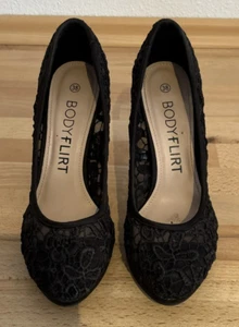 BodyFlirt Damen Pumps EU 38 Schwarz Florale Spitze - Bild 1 von 5