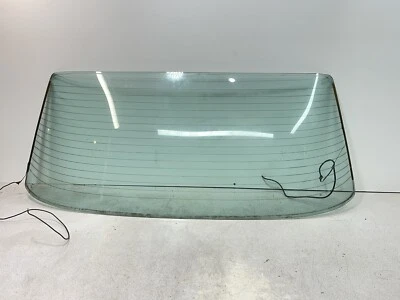 1975 Mercedes Benz W114 W115 240D Sedan vidro para-brisa traseiro fabricante de equipamento original - Imagem 1 de 4