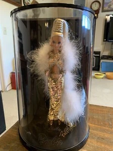 BOB MACKIE GOLD BARBIE DOLL 1990 LIMITED EDITION MATTEL - Picture 1 of 8