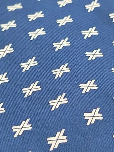 Corbata de Seda Vineyard Vines Colección Personalizada Azul Leucadia con Cruz Blanca Geo O156 - Imagen 1 de 7
