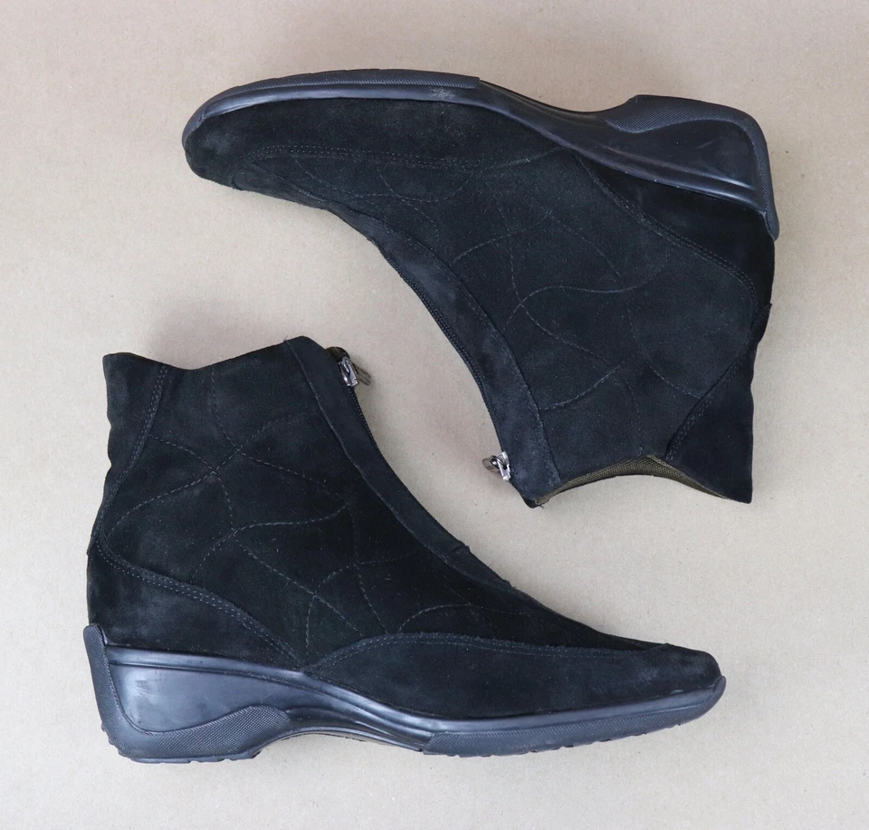 Women's Black Boots Aquatalia Suede Quilt Design, SZ 9 front zipper, square toe - Image 1 of 4