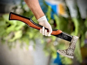 CUSTOM HAND MADE CARBON STEEL AXE HATCHET INTEGRAL VIKING THROWING TOMAHAWK 2623 - Picture 1 of 5
