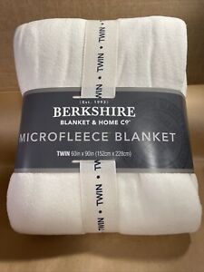 Berkshire Microfleece Blanket Twin Size 60”x90” Cream