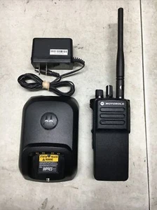 Motorola XPR7350e VHF MotoTRBO DMR Digital Portable Two Way Radio AAH56JDC9WA1AN - Picture 1 of 16