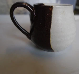 Elyse Ward pottery two tone glazed Mug Signed 3 1/2" - Foto 1 di 8