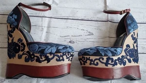 Zapatos de plataforma de cuña BIYAN azul seda bordados a mano. A medida para pasarela UK6 - Imagen 1 de 5