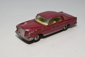 B69 1:43 CORGI TOYS 230 MERCEDES-BENZ 220SE 220 SE COUPE RED EXC. COND. - Picture 1 of 9