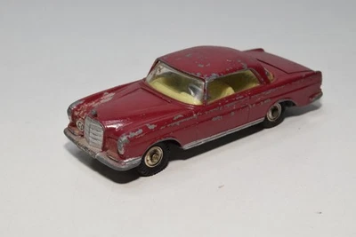 B69 1:43 CORGI TOYS 230 MERCEDES-BENZ 220SE 220 SE COUPE RED EXC. COND. - Immagine 1 di 4