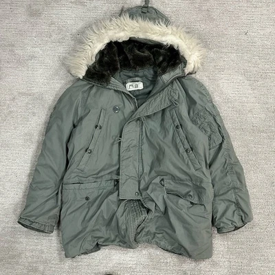 USAF N-3B Extreme Cold Weather Parka Fur Hood Water Resistant Men's Size Medium - Image 1 of 4