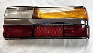 Luz trasera derecha BMW e28 528e 524td 533I 535I OEM - Imagen 1 de 10