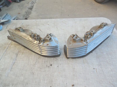 1969 1970 DEVILLE FLEETWOOD LEFT & RIGHT CORNER MARKER SIGNAL LIGHT OEM USED - Image 1 of 4