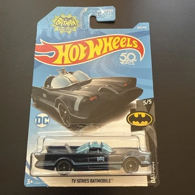 Hot Wheels 2018  TV Series Batmobile  BATMAN  DC Comics  Blue/Blue  Variation  - Image 1 of 4