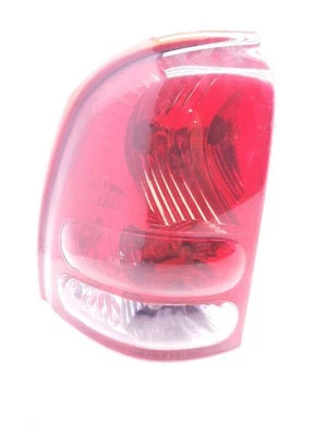 Задний фонарь водителя 5,3 л подходит для 2004-2007 BUICK RAINIER 15131580 - Изображение 1 из 4