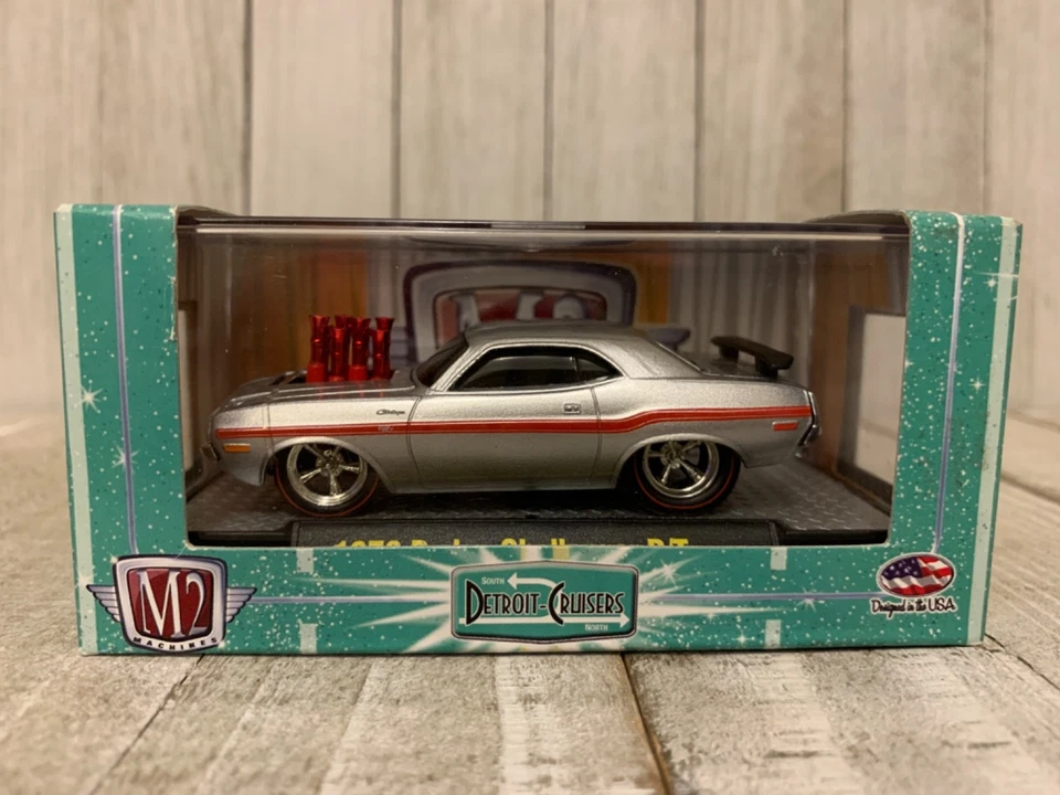 CASTLINE M2 Machines 1970 Dodge Super Bee 383 Limited to 5000 Diecast 1 64