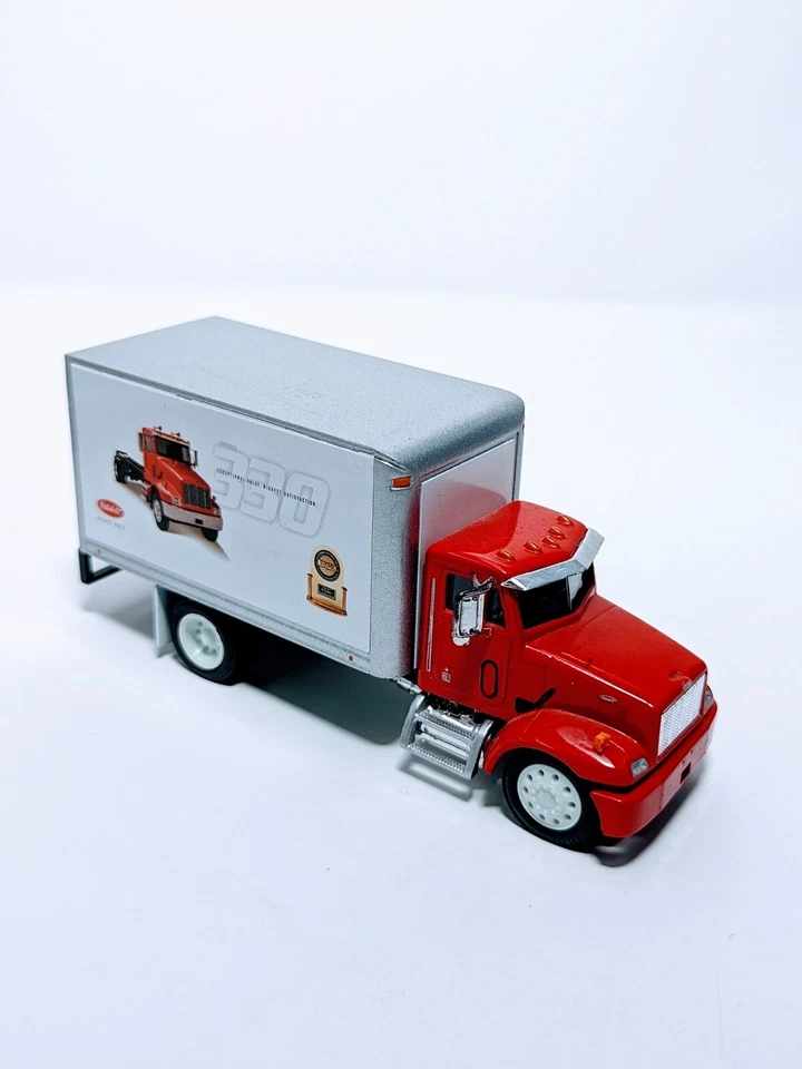 Tonkin 1:32 Peterbilt Truck Red - Model 330 JD Power Award Winner 2001 - Image 1 of 4