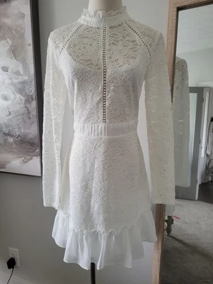 Vestido vaina manga larga con volantes de encaje blanco B Darlin Jr para mujer despedida de soltera 7/8 Foto 1 de 4