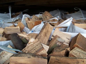 seasoned hardwood logs - Picture 1 of 5