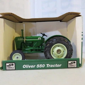 SpecCast Oliver "550" Utilty Tractor Col Ed Made USA 1/16 OL-SCT143-B - Bild 1 von 4