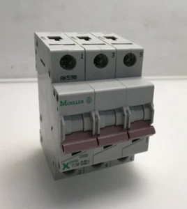 EATON / MOELLER XPOLE D 32A (PLSM-D32/3-MW) TRIPLE POLE CIRCUIT BREAKER (Z) - Picture 1 of 4