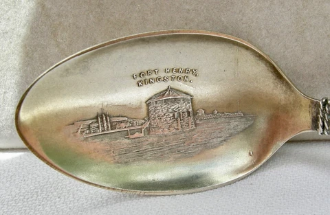 1900 FORT HENRY, KINGSTON ONTARIO CANADA PICTORIAL STERLING SOUVENIR SPOON 21g Cover