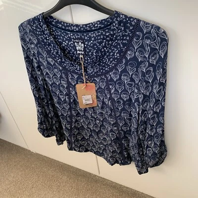 MANTARAY BLOUSE SHIRT TOP Navy 3/4 Sleeve Tulip Print. New With Tags. - Image 1 of 4