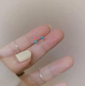 Sterling Silver 3mm Round Aquamarine Blue Crystal CZ 4 Claw Stud Earrings I58 - Picture 1 of 5