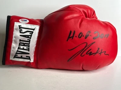 Julio Cesar Chavez Signed Red RH Everlast Boxing Glove 'HOF 2011' PSA 5A97218 - Image 1 of 3