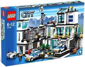 LEGO CITY: Police Headquarters (7744)