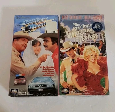 2 Sealed VHS Smokey & The Bandit Best Little WhoreHouse In Texas Burt Reynolds  Foto 1 de 4