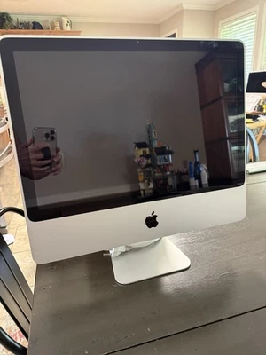 Apple iMac 20" Early 2008 2.66GHz Core 2 Duo CPU 320GB HDD 2GB RAM macOS 10.11 - Image 1 of 4