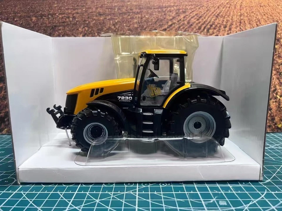 Britains 1:32 JCB 7230 Alloy Tractor Model - Image 1 of 4