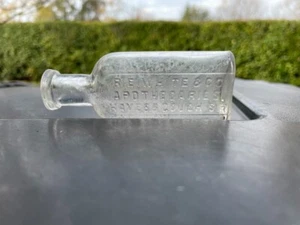 R.E. WHITE & CO. APOTHECARIES SAN FRANCISCO, CAL. RARE OLD DRUG STORE BOTTLE - Picture 1 of 4