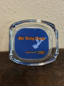 Vintage The Daily Times Lanierland’s Own RAR!! Quadratischer Aschenbecher aus Glas 4" 4 Schlitze - Bild 1 von 6