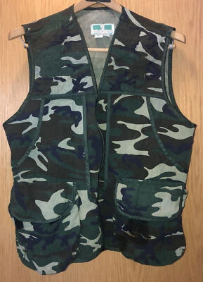 Game Winner 583 Men’s size M Green Camo Sportsman Hunting Vest with Game Bag vtg - Image 1 of 4