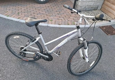Giant Boulder Damen Mountainbike, klein, voll gewartet  - Bild 1 von 4