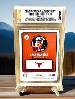 CARTÃO DE NOVATO ARCH MANNING RC 2024 PANINI NIL TEXAS LONGHORNS Graded Gem-Mt 10 - Imagem 1 de 3