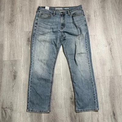 Pantalones de mezclilla Signature Levi calce deportivo para hombre 33x30 lavado ligero elástico D Foto 1 de 4