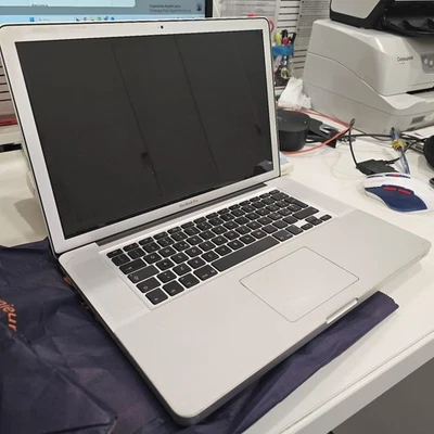 Apple MacBook Pro MacBook PRO 2011 non funzionante schermo 15 2.3 ghz  - Immagine 1 di 4