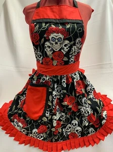 HANDMADE RETRO VINTAGE 50s STYLE FULL APRON with SKULLS & ROSES - Picture 1 of 25