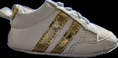 Valen. Sapato infantil Sina branco com listras douradas berço - Imagem 1 de 4