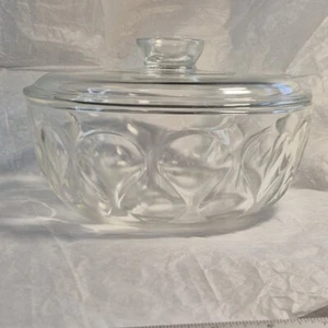 Vintage 1970s Pyrex Ovenware Teardrop Covered 2 Qt Covered Casserole - Picture 1 of 10